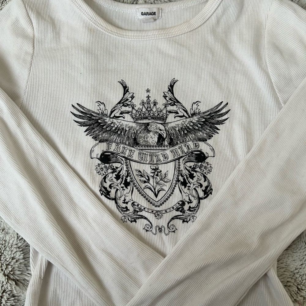Garage white graphic crop top (small)